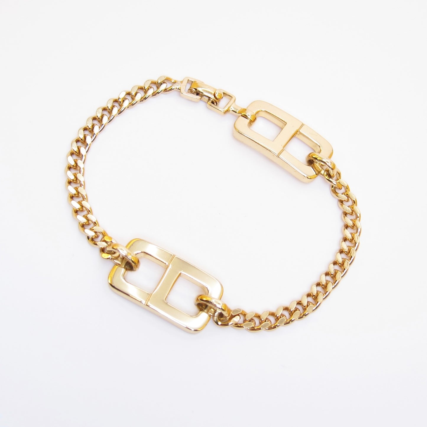 Christian Dior Vintage CD Logo Golden Chain Bracelet
Length of Chain ~18cm