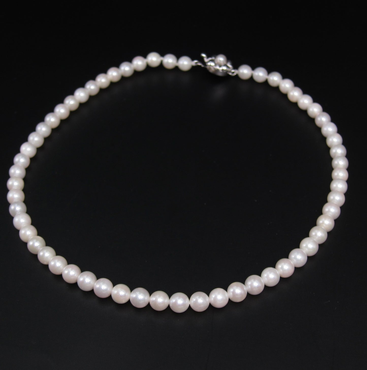 No Brand Vintage Akoya Pearl with Silver Flower Buckle Necklace