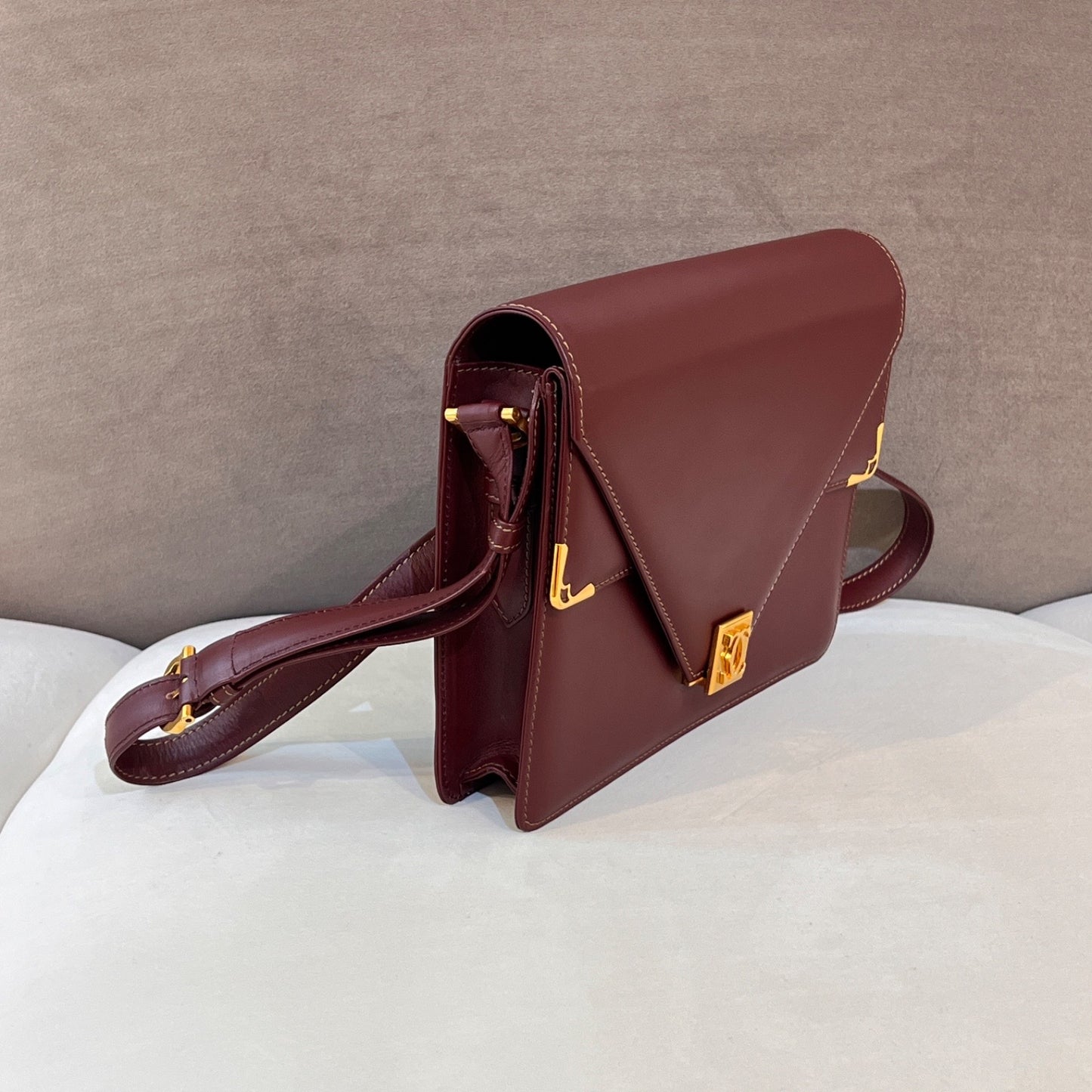 Cartier Must Line Vintage Burgundy Leather Gold Logo Shoulder Bag