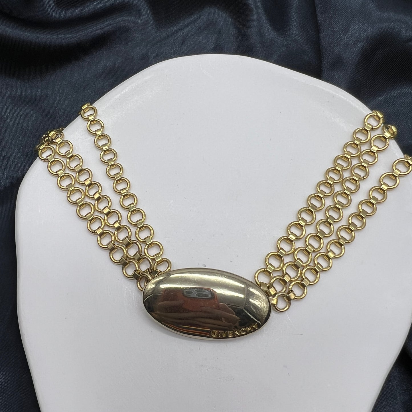 Givenchy Vintage Stylish Golden Oval Thickness Necklace