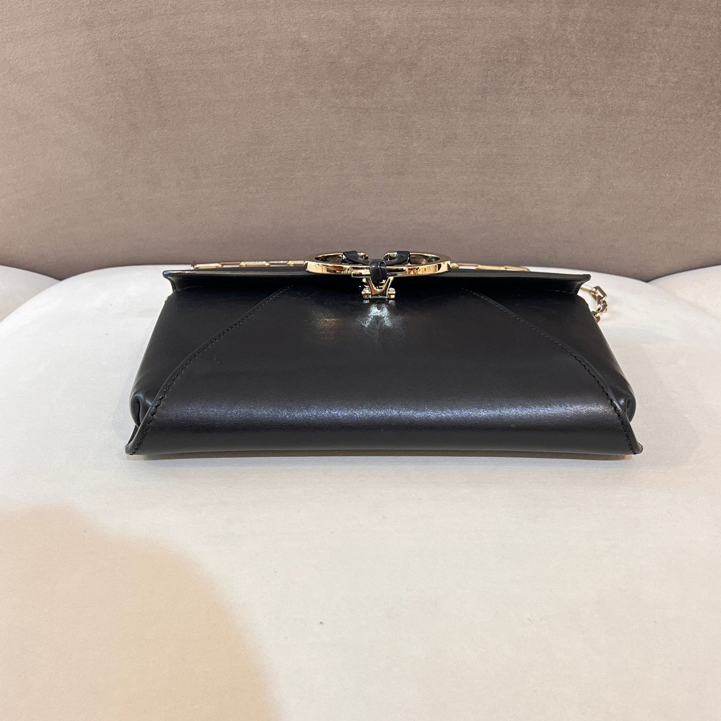 Valentino Garavani Vintage V-Logo Smooth Leather Chain Shoulder Bag