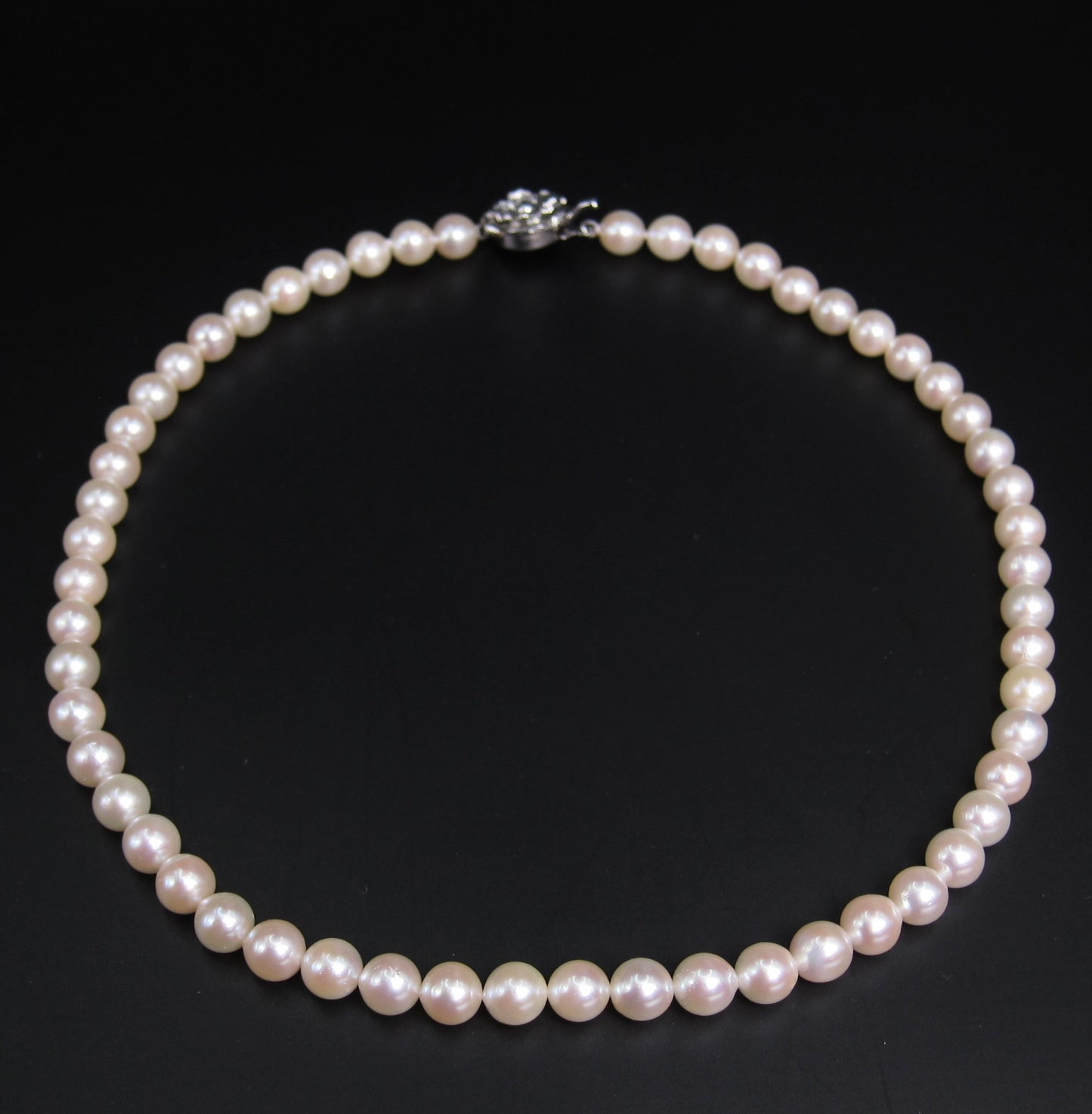 No Brand Vintage Akoya Pearl with Silver Flower Buckle Necklace