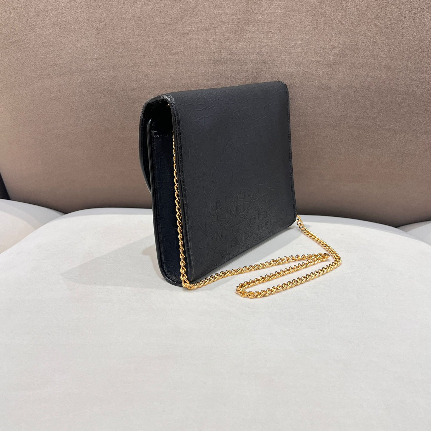 Nina Ricci Vintage Bow Embossed Leather Black Chain Shoulder Bag