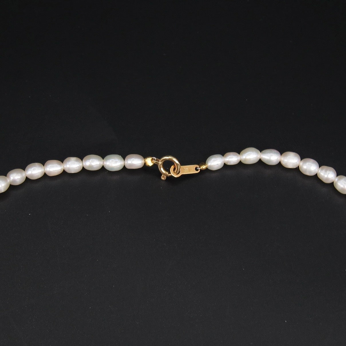 No Brand Vintage Freshwater Pearl with 18K Buckle Necklace