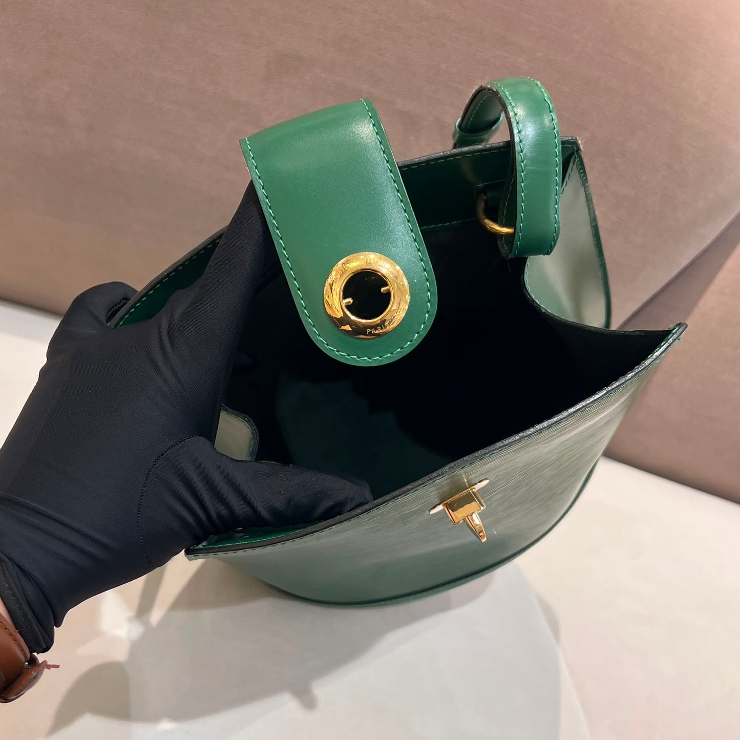 Louis Vuitton Vintage Borneo Green Epi Leather Cluny M52254 Shoulder Bag