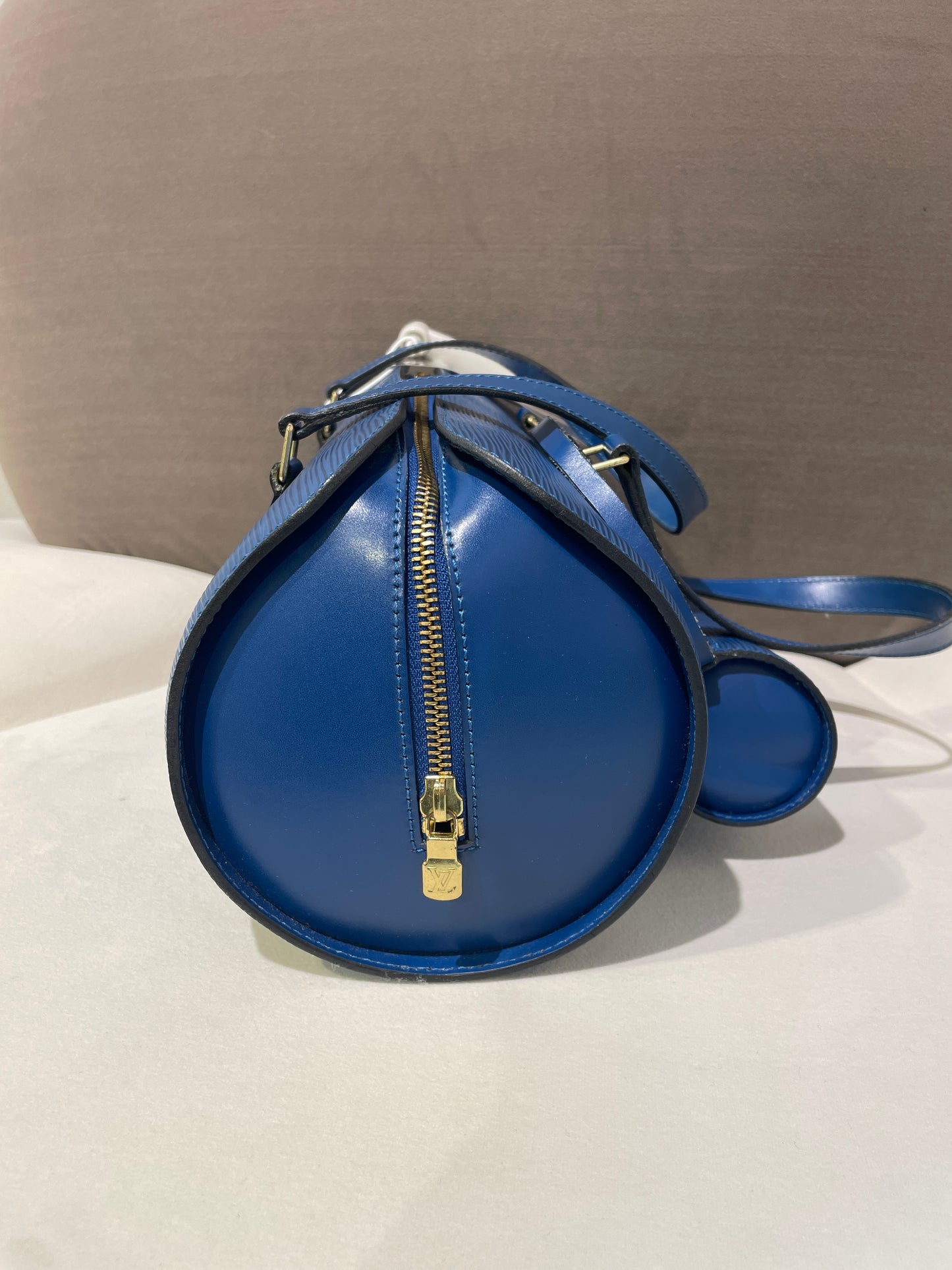 Louis Vuitton Vintage Blue Color Epi Soufflot Roll Bag With Mini Roll Pouch