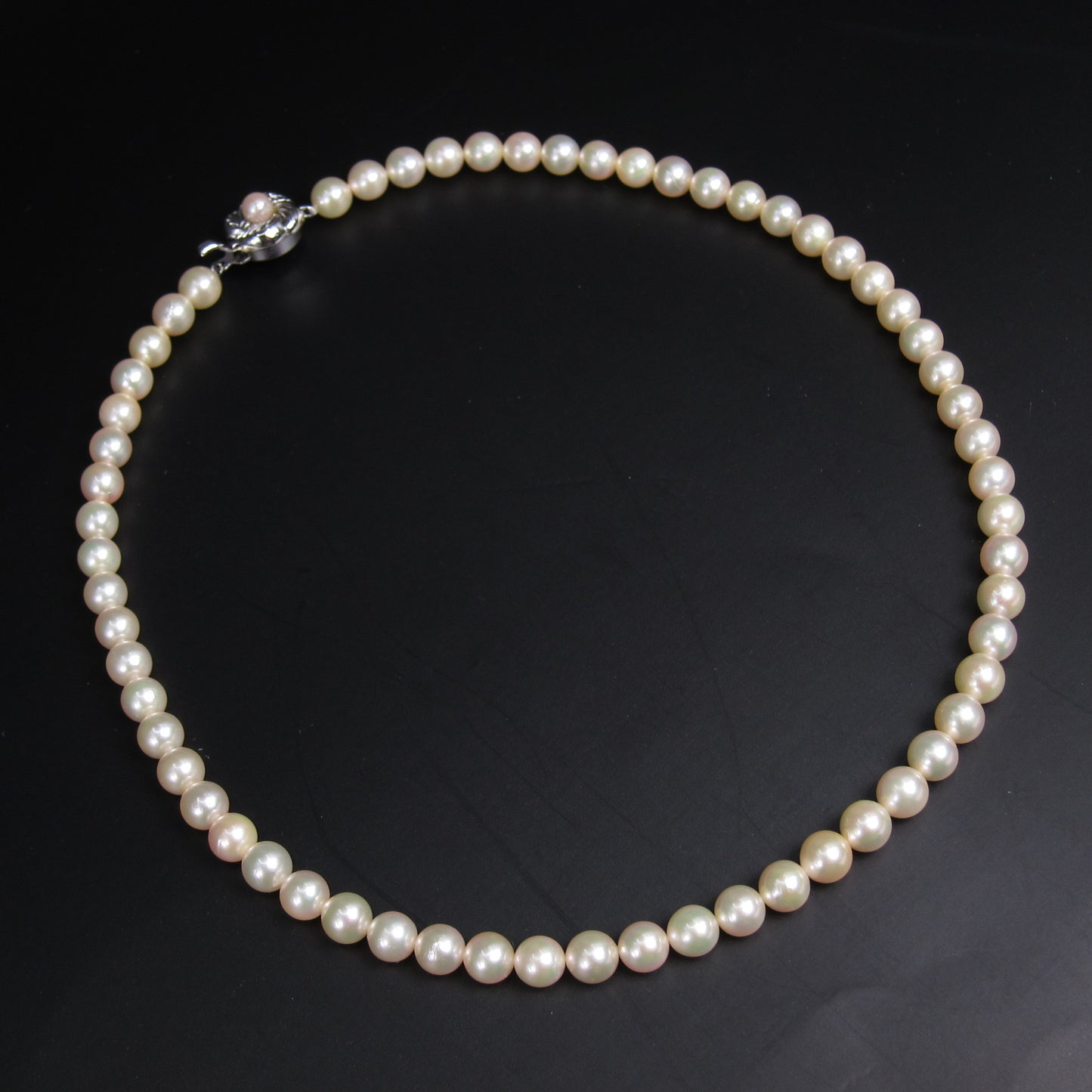 No Brand Vintage Akoya Pearl with Silver Flower Buckle Necklace