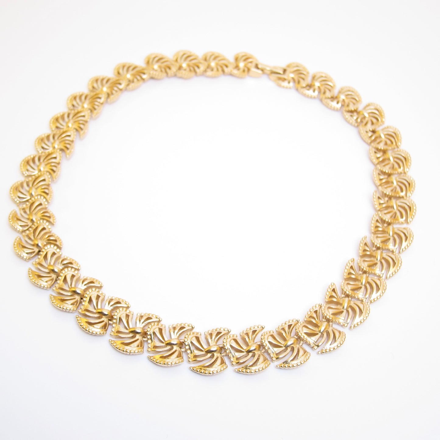 Nina Ricci Vintage Ribbed Ribbon Bow Golden Necklace