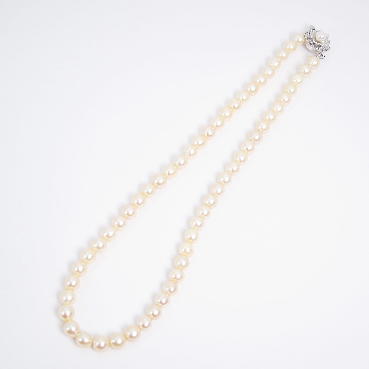 No Brand Vintage Akoya Pearl with Silver Flower Buckle Necklace