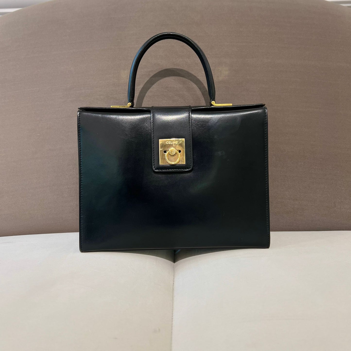 Celine 復古金色 Gancini Lock 黑色皮革手提包