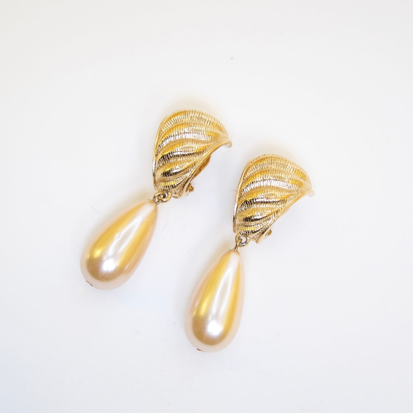 紀梵希復古珍珠金夾式耳環