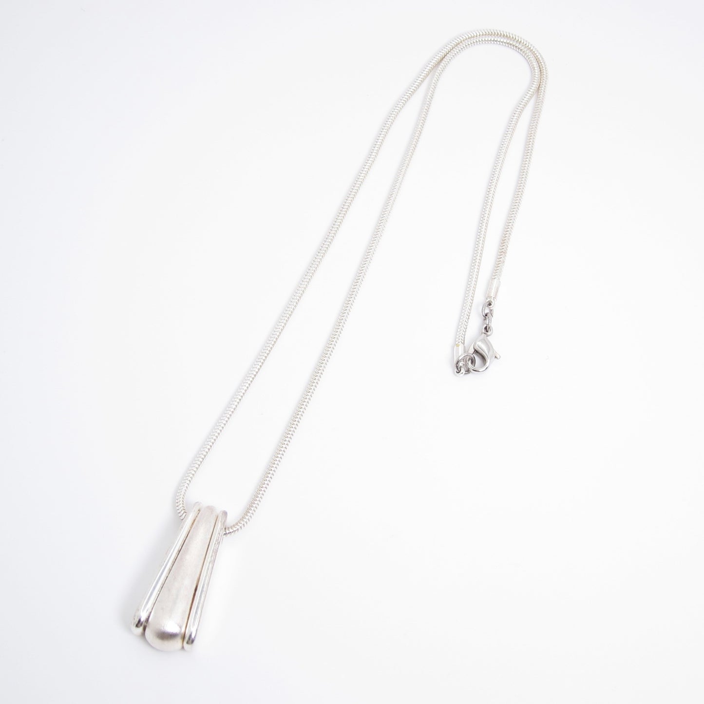 Monet Vintage Streamlined Droplet Pendant Silver Necklace