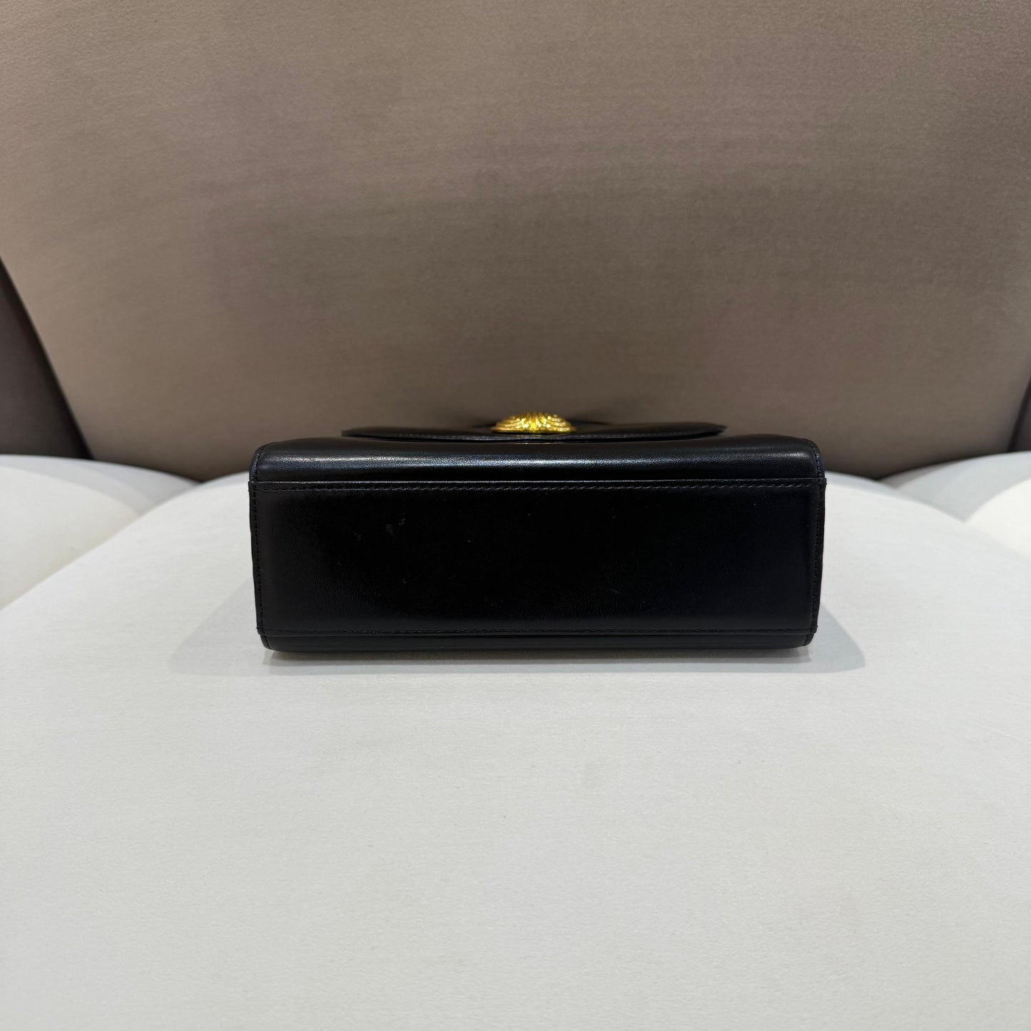 紀梵希復古黑色皮革Logo紐扣兩用手提包