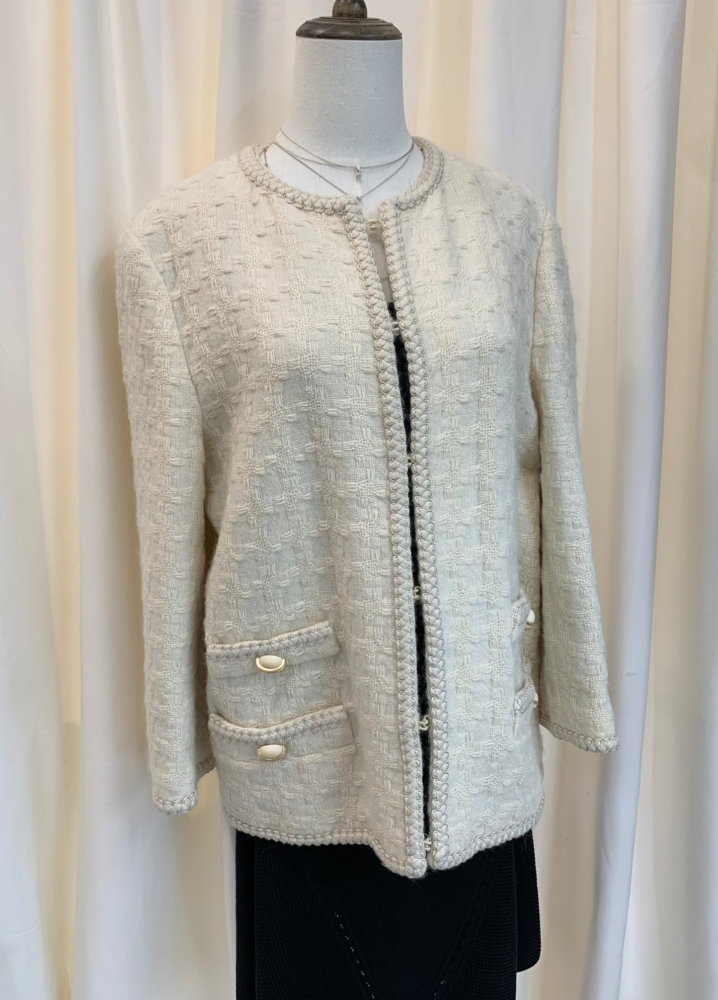 Gucci Vintage Cream Tweed Cropped Collarless Jacket