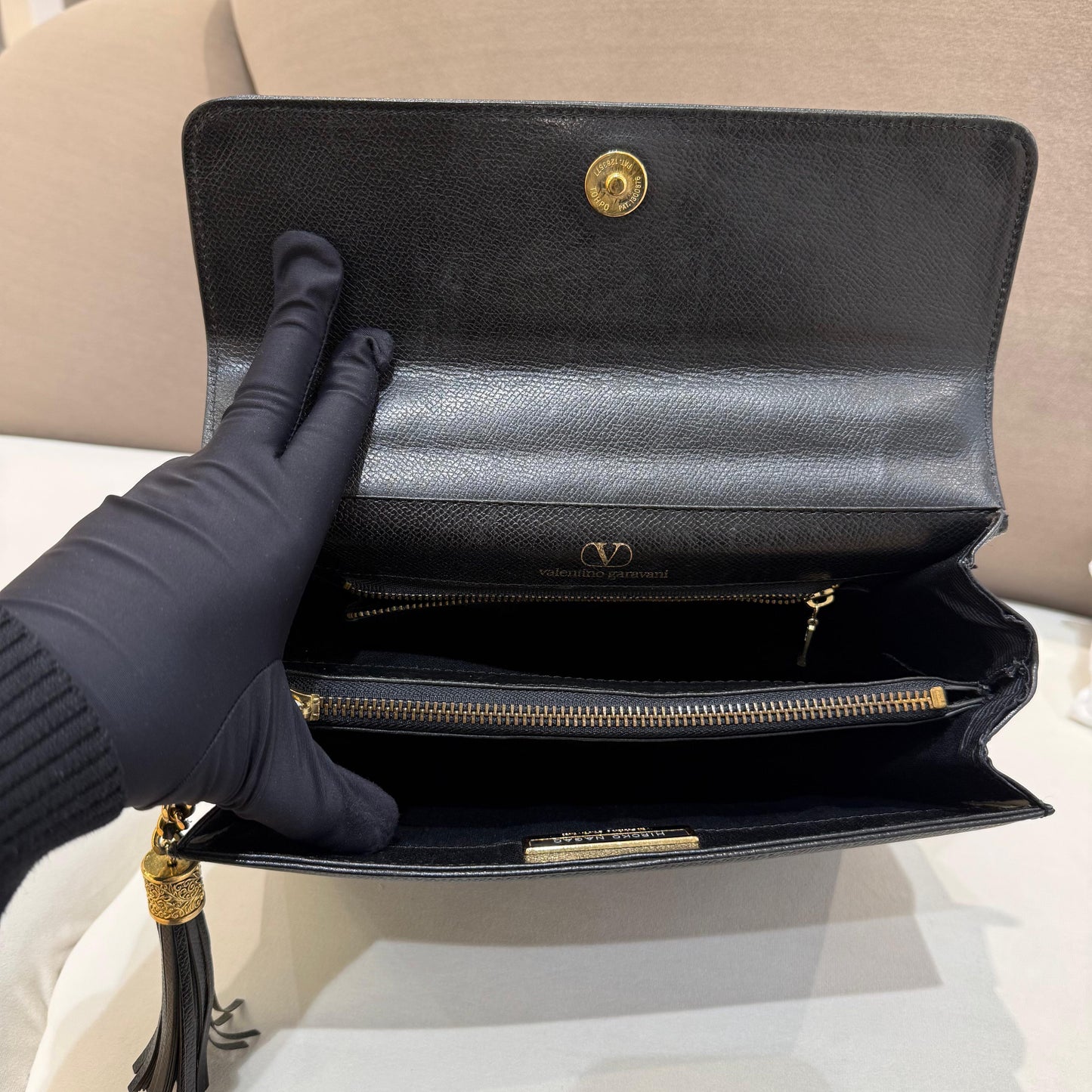 Valentino Garavani Vintage Black Leather 2-Way Top Handle Shoulder Bag