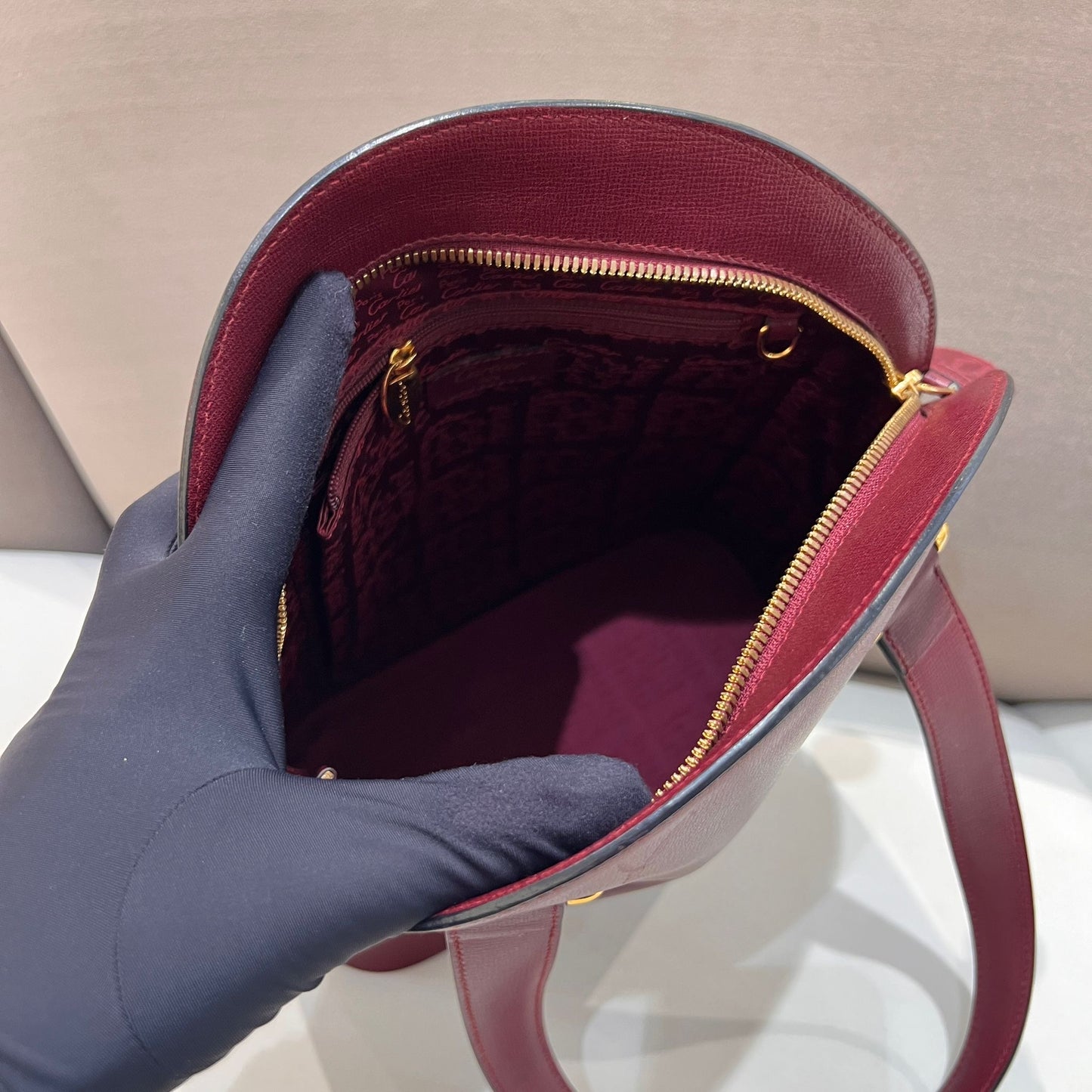 Cartier Vintage Must De Cartier Bordeaux Leather Oval Handbag