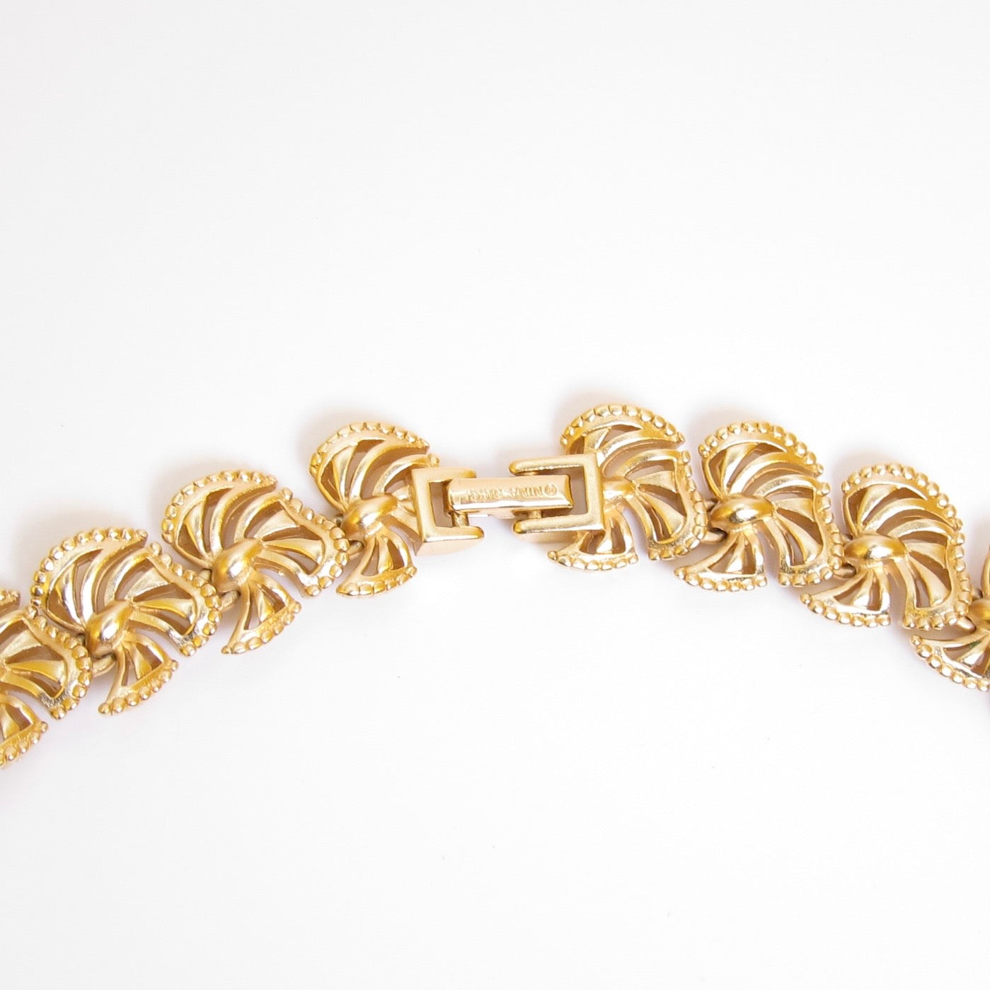 Nina Ricci Vintage Ribbed Ribbon Bow Golden Necklace