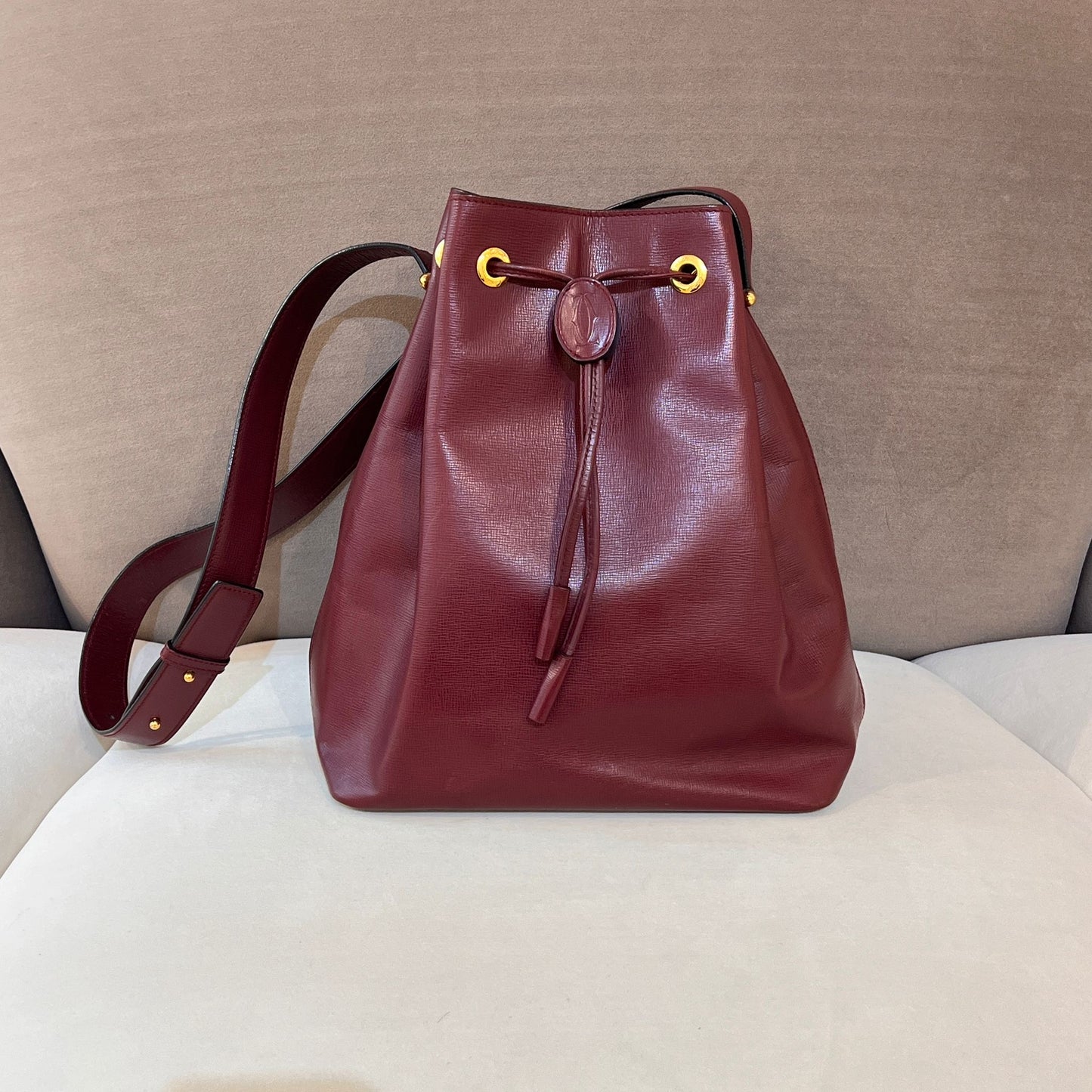 Cartier Vintage Must De Cartier Bordeaux Leather Drawstring Shoulder Bag