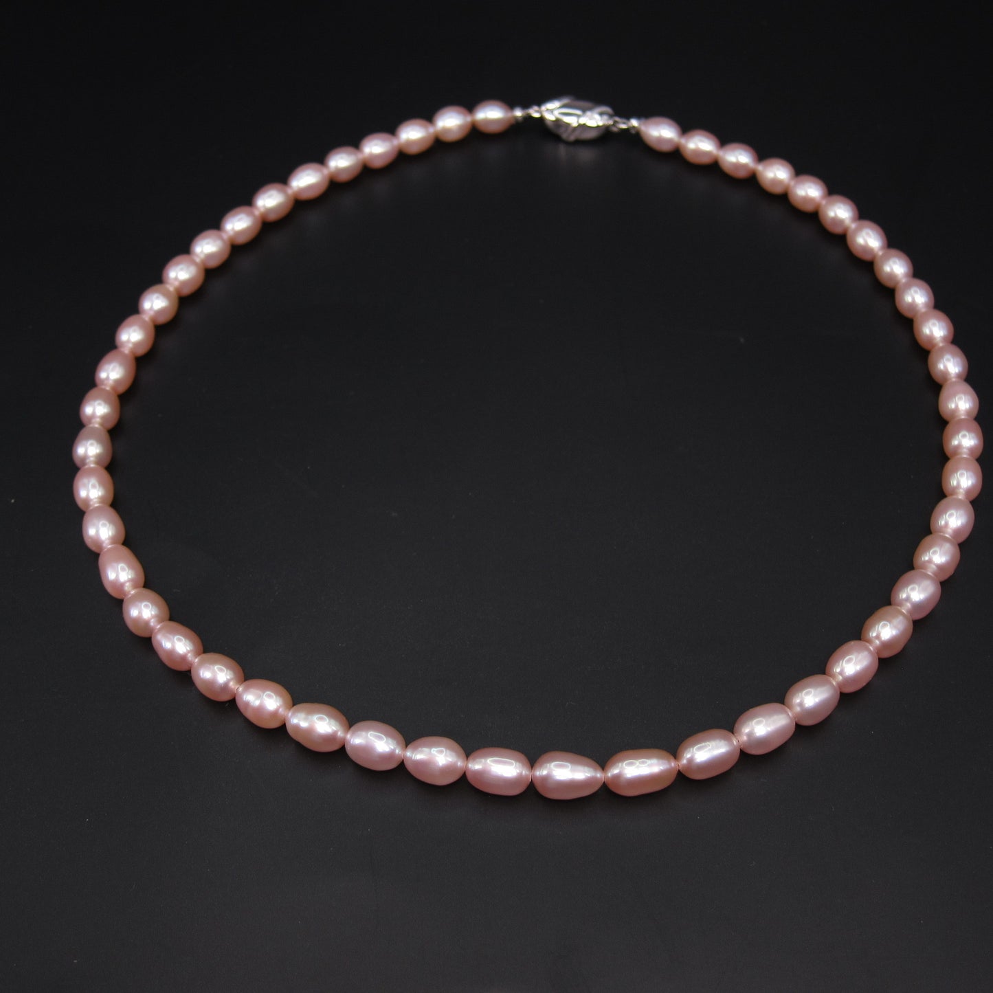No Brand Vintage Oval and Drop Shaped Freshwater Pearl with Silver Buckle Necklace