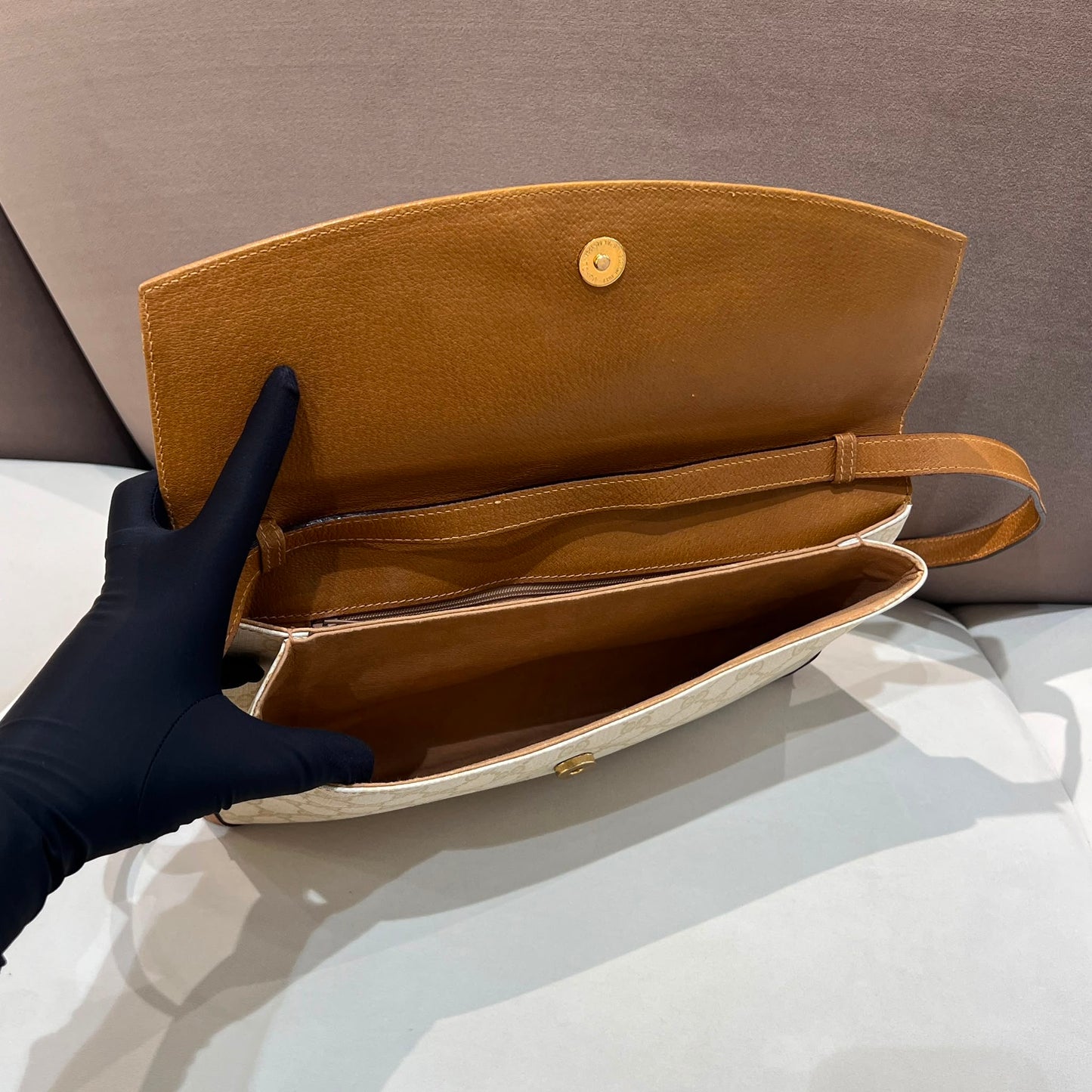 Gucci Vintage Beige Gg Supreme Canvas Envelope Shoulder Bag