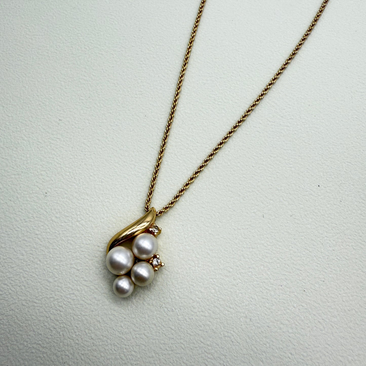 Christian Dior Vintage Pearl Motif Pendant Golden Necklace