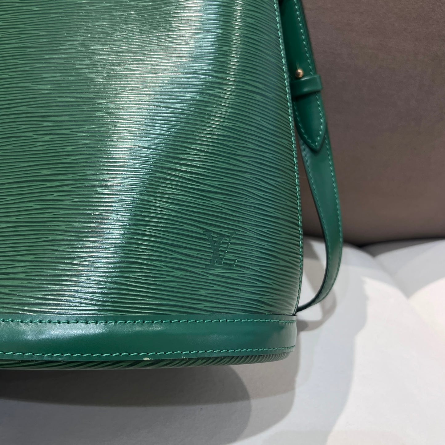 Louis Vuitton Vintage Borneo Green Epi Leather Cluny M52254 Shoulder Bag