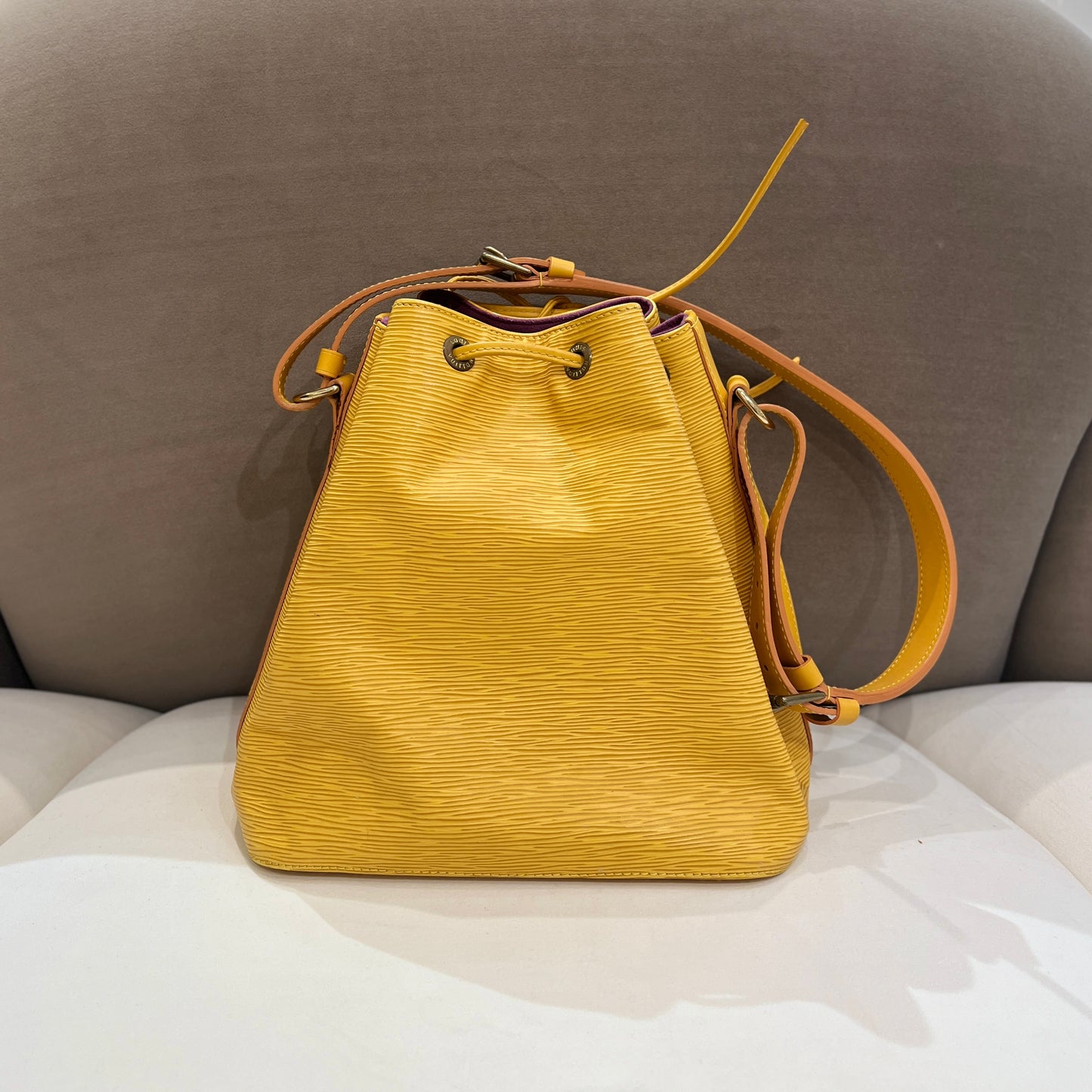 Louis Vuitton 復古黃色 Petit Noe 附 Epi 皮革肩背包