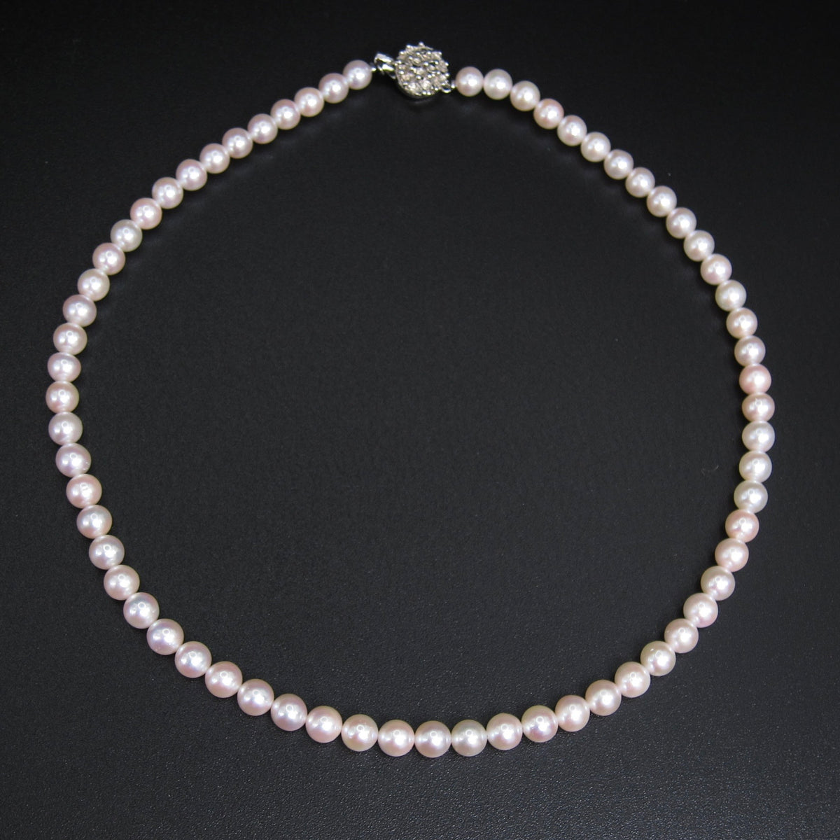 No Brand Vintage Akoya Pearl Necklace with Silver Clasp