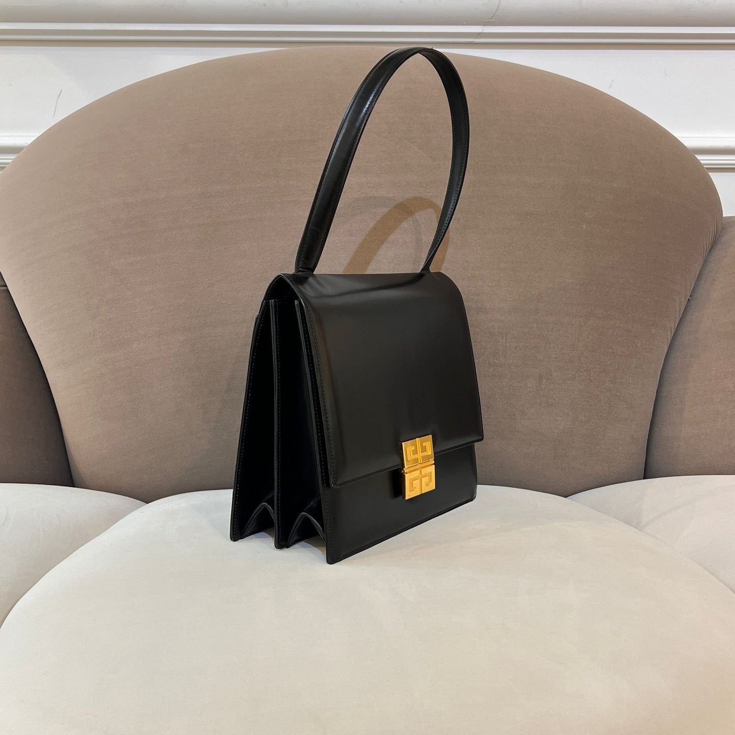 Givenchy Vintage 4G Logo Black Smooth Leather Shoulder Bag