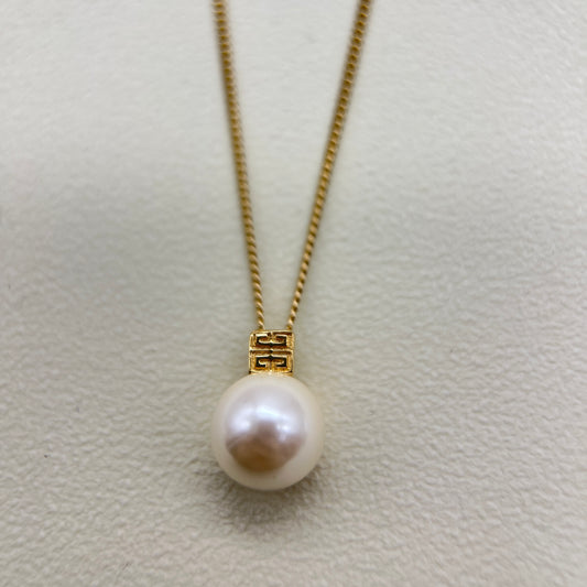 Givenchy Vintage 4G Logo and Pearl Golden Necklace