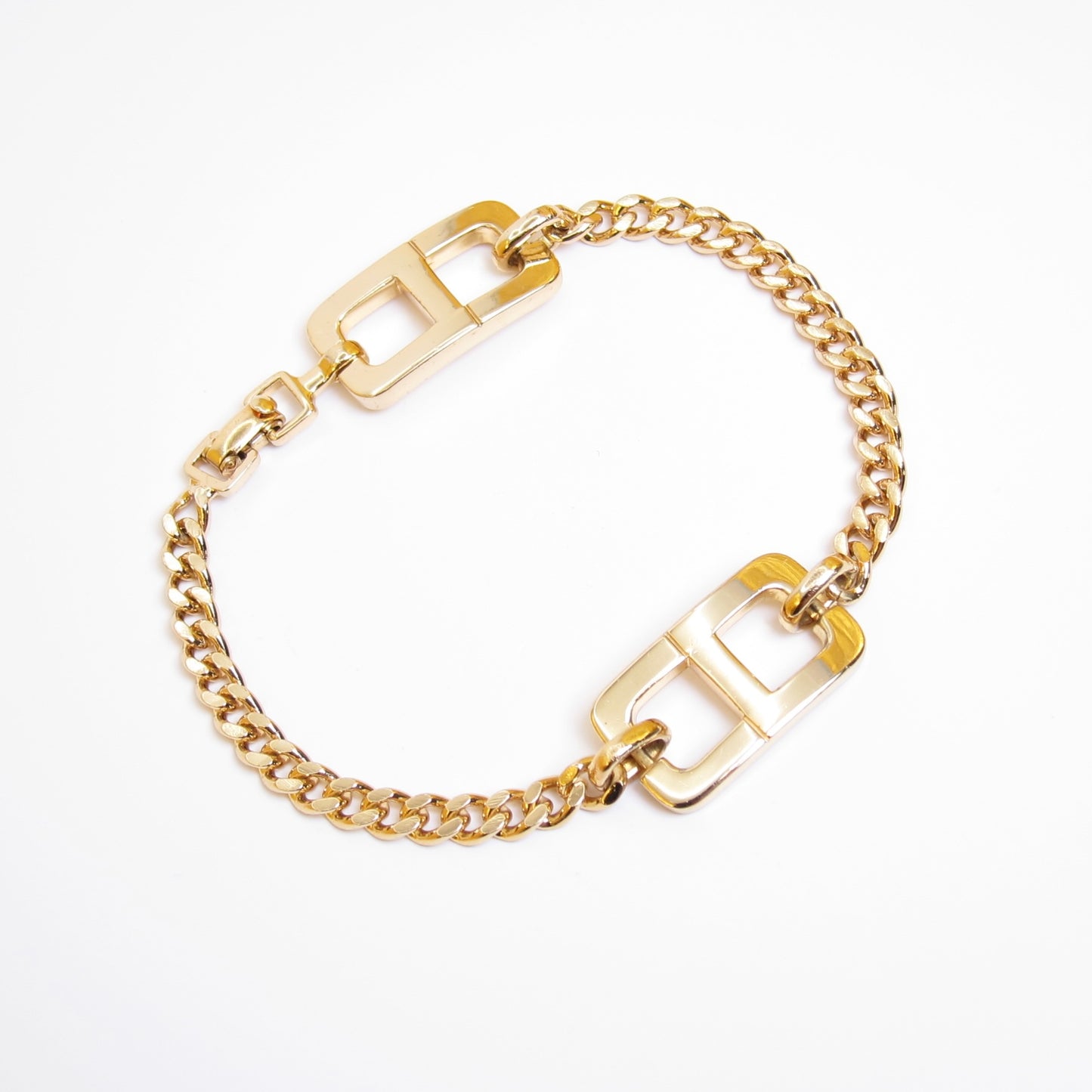 Christian Dior Vintage CD Logo Golden Chain Bracelet
Length of Chain ~18cm