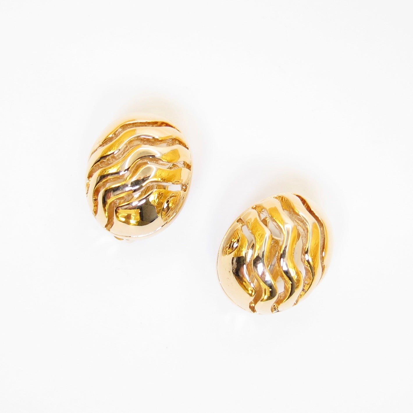 Nina Ricci Vintage Ribbed Wave Textured Golden Clip-on Earrings