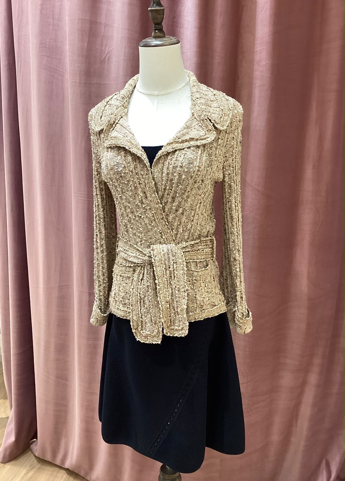 Chanel Vintage 2006 Early Autumn Gold Thread Floral Yarn Belt Knit Cardigan Jacket