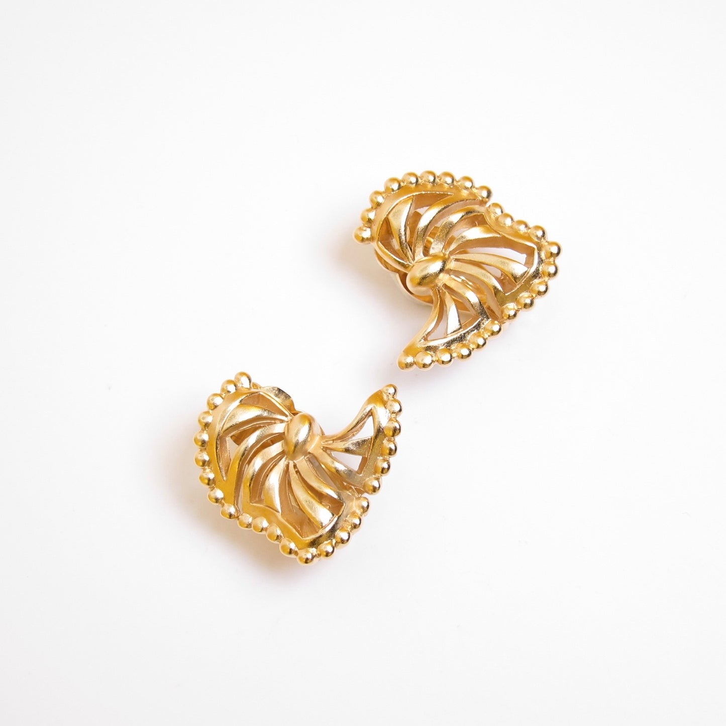 Nina Ricci Vintage Ribbed Ribbon Bow Golden Clip-on Earrings