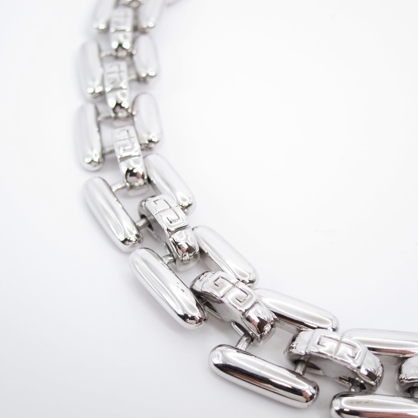 Givenchy Vintage GG Logo Stylish Chain Link Silver Necklace