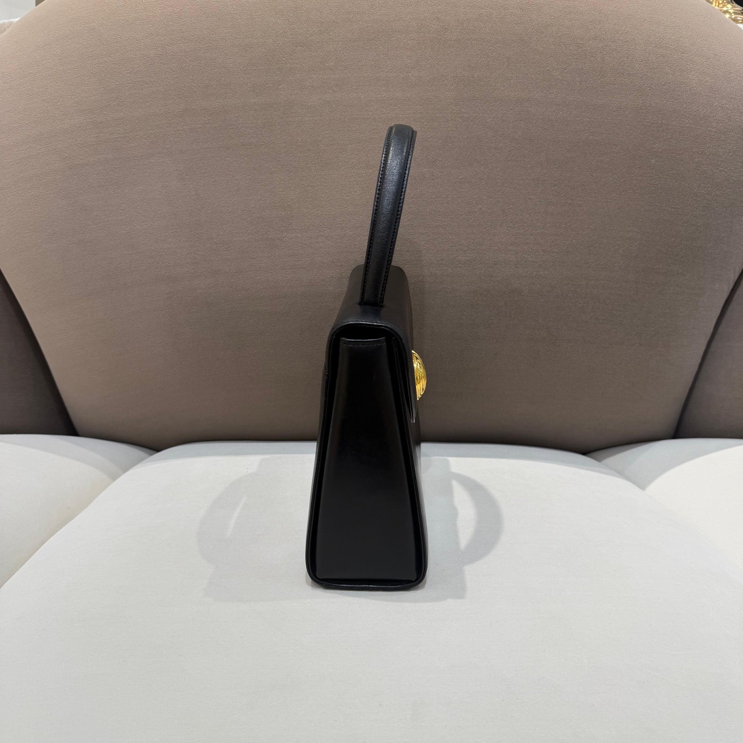 紀梵希復古黑色皮革Logo紐扣兩用手提包