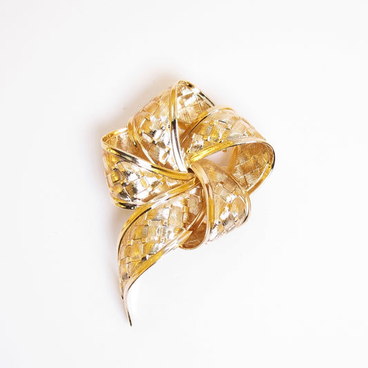 Christian Dior Vintage Basketweave Ribbon Golden Brooch