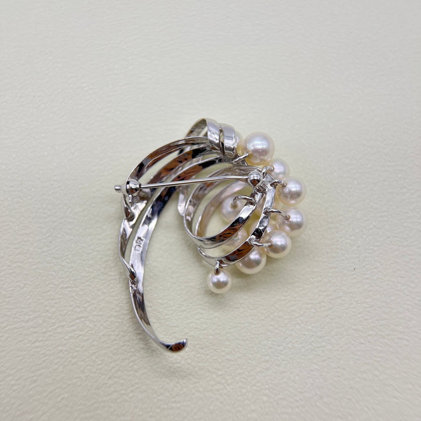 Tasaki Vintage Stylish Akoya Pearl Silver Brooch