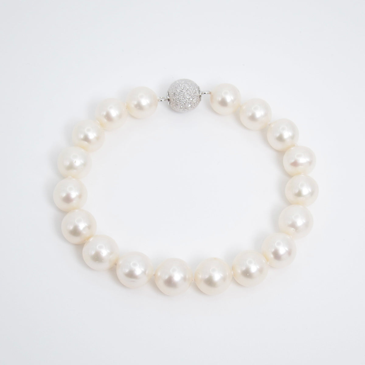 No Brand Vintage Pearl Bracelet with Silver Clasp