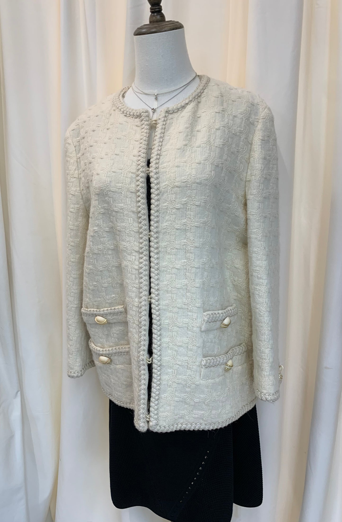 Gucci Vintage Cream Tweed Cropped Collarless Jacket