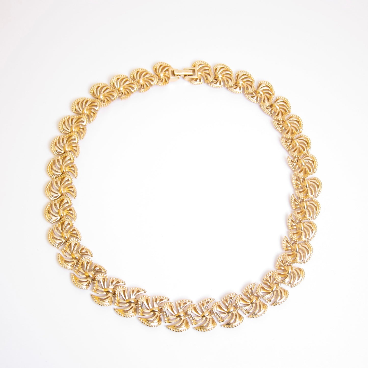 Nina Ricci Vintage Ribbed Ribbon Bow Golden Necklace