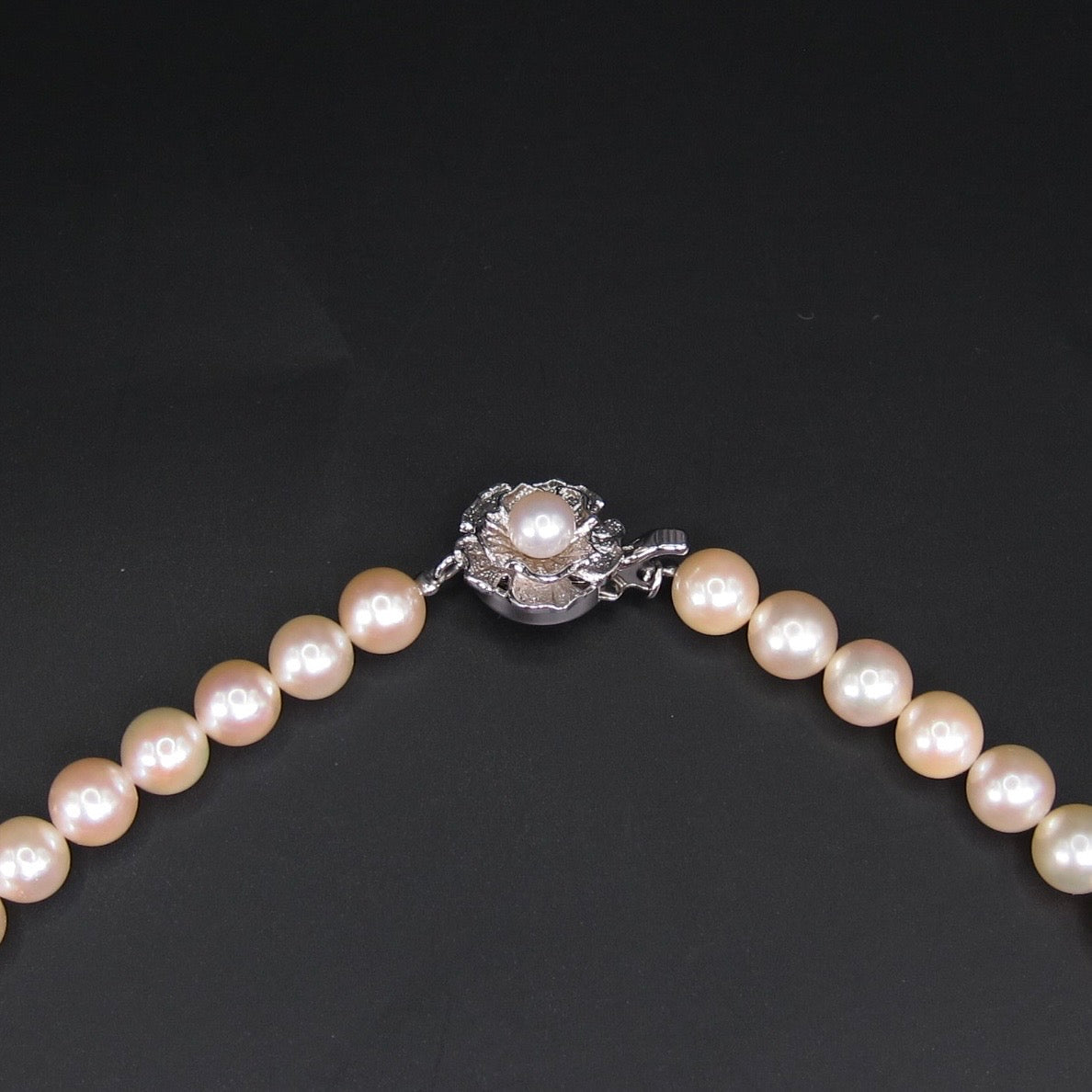 No Brand Vintage Akoya Pearl with Silver Flower Buckle Necklace
