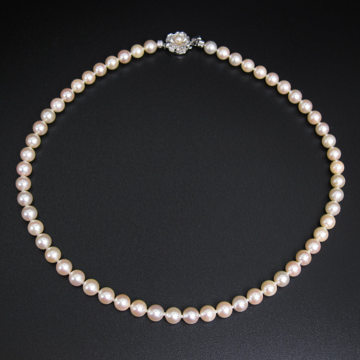 No Brand Vintage Pearl Necklace with Silver Clasp