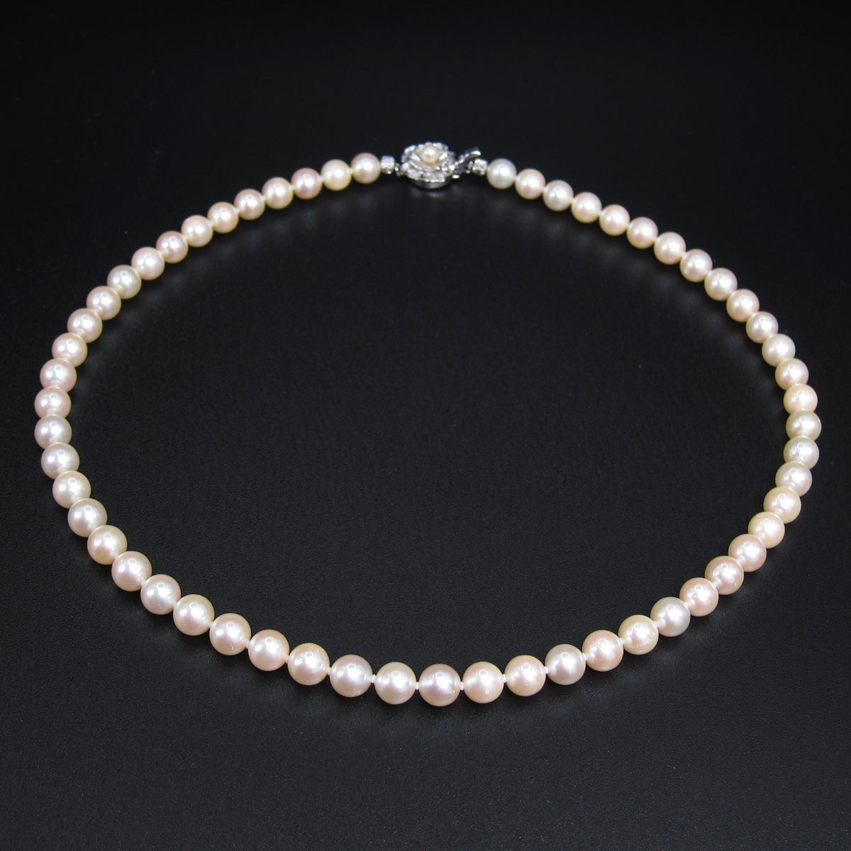 No Brand Vintage Pearl Necklace with Silver Clasp