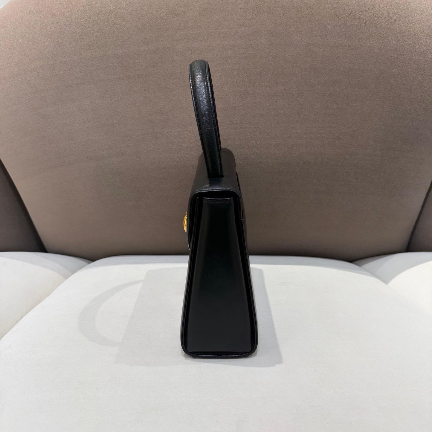 紀梵希復古黑色皮革Logo紐扣兩用手提包