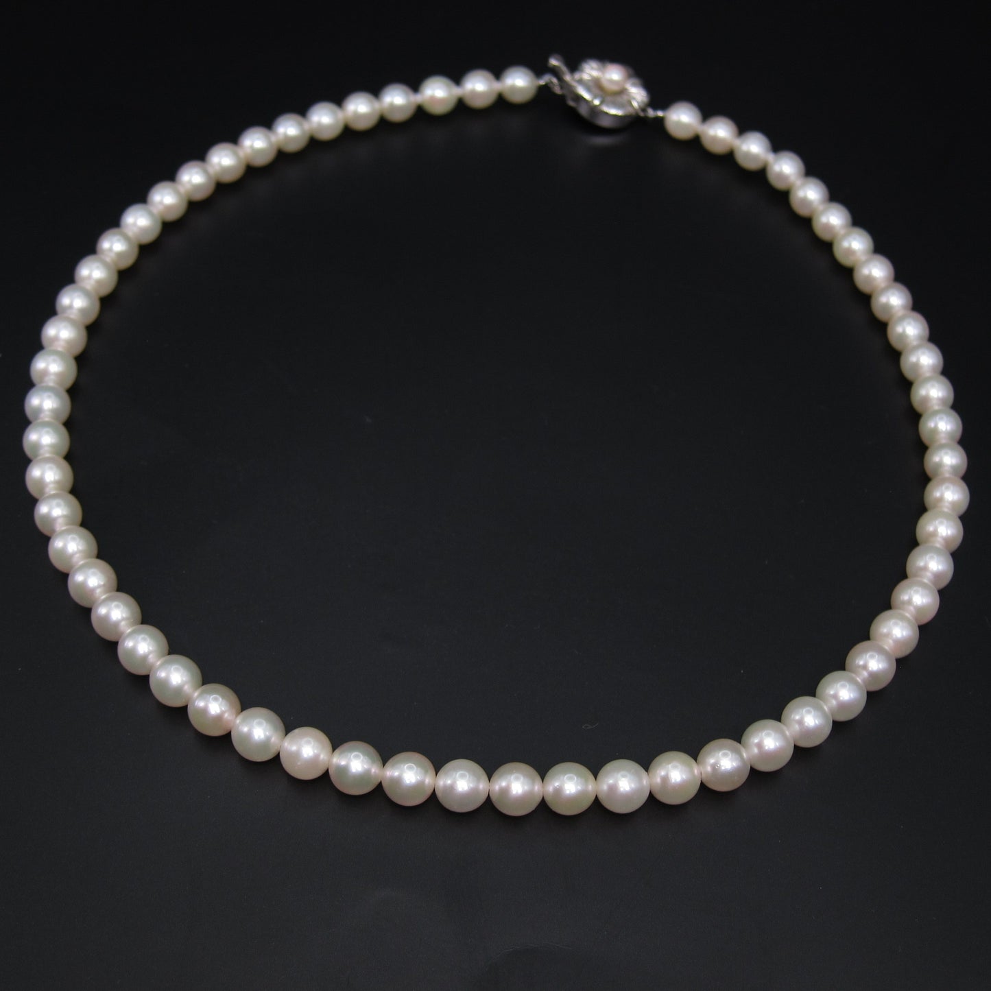 No Brand Vintage Akoya Pearl with Silver Flower Buckle Necklace