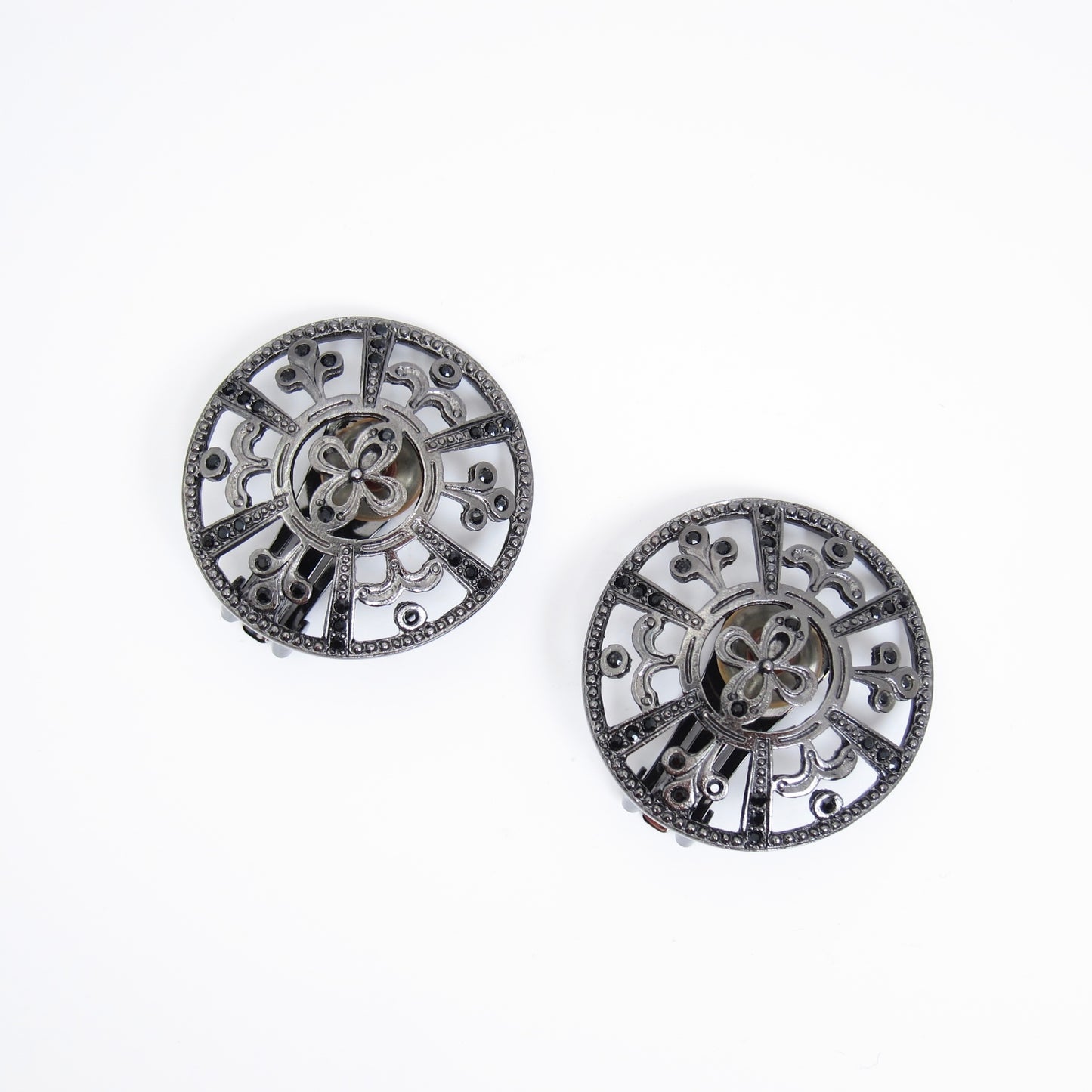 Christian Dior Vintage Stylish Round and Black Clip-on Earrings