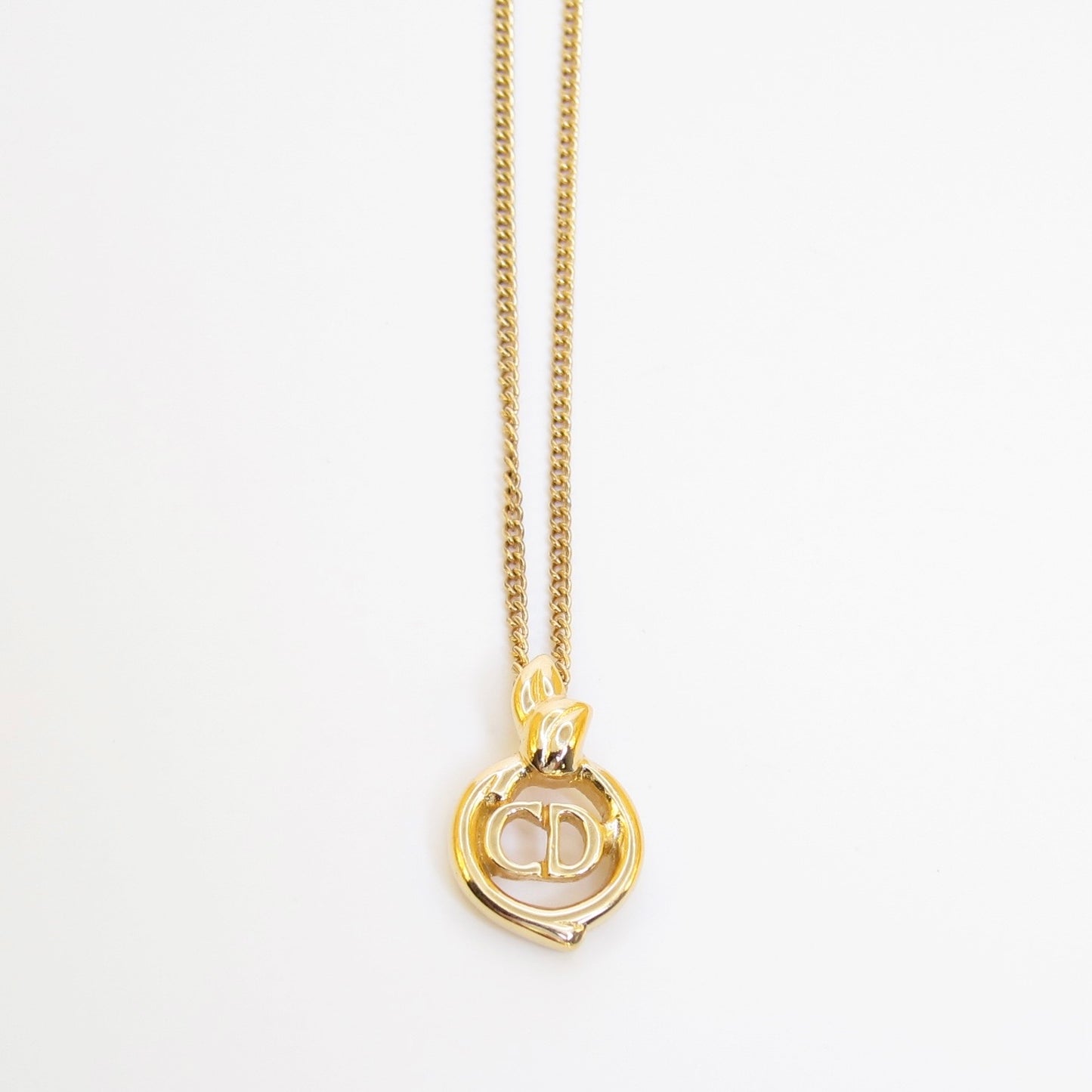 Christian Dior Vintage CD Logo in Leaf Circle Golden Necklace