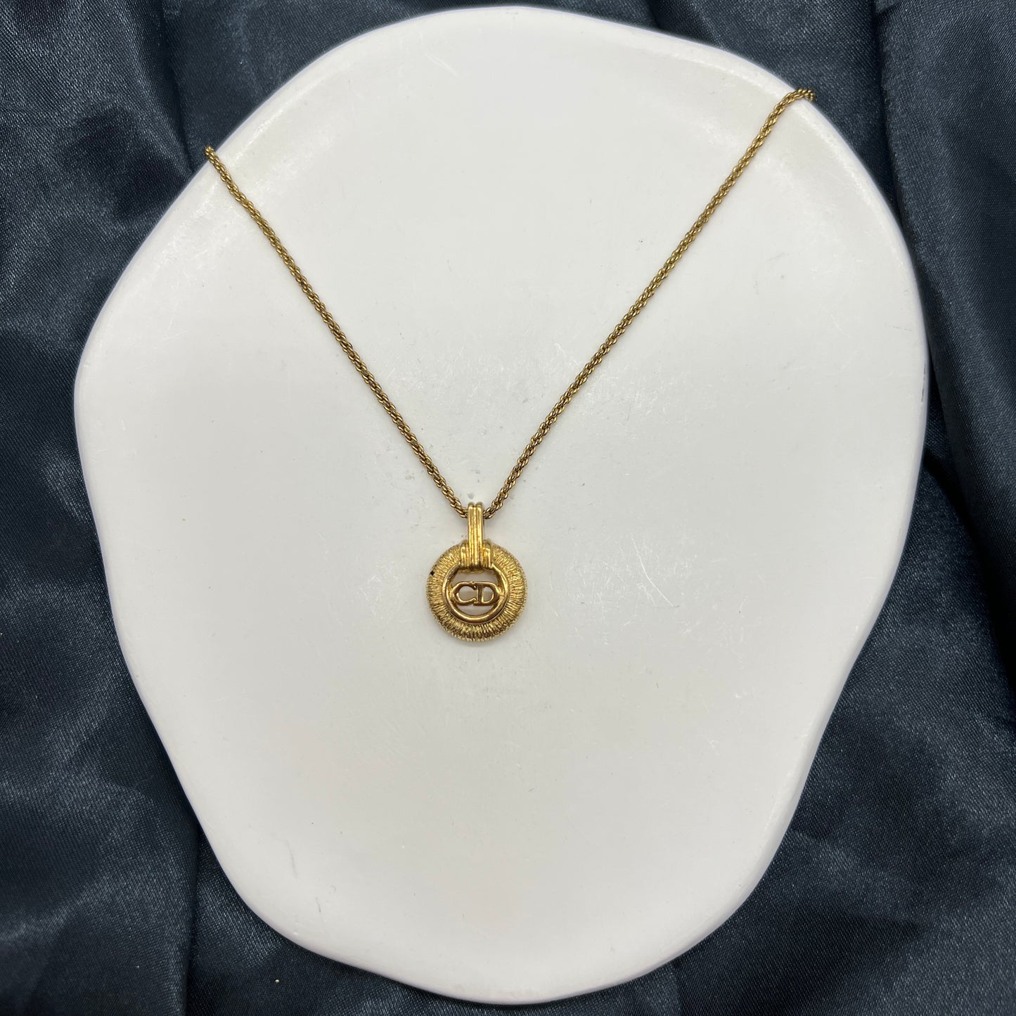 Christian Dior Vintage Cd Logo In Golden Circle Necklace