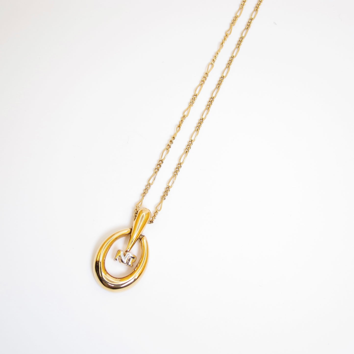 Nina Ricci Vintage NR Logo in Swing Oval Shape Golden Necklace